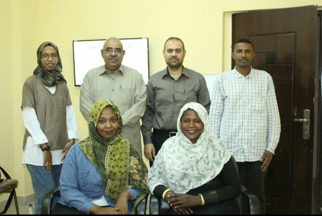 الصورة الجماعية لمتدربي الدورة الثالثة في القراءة السريعة